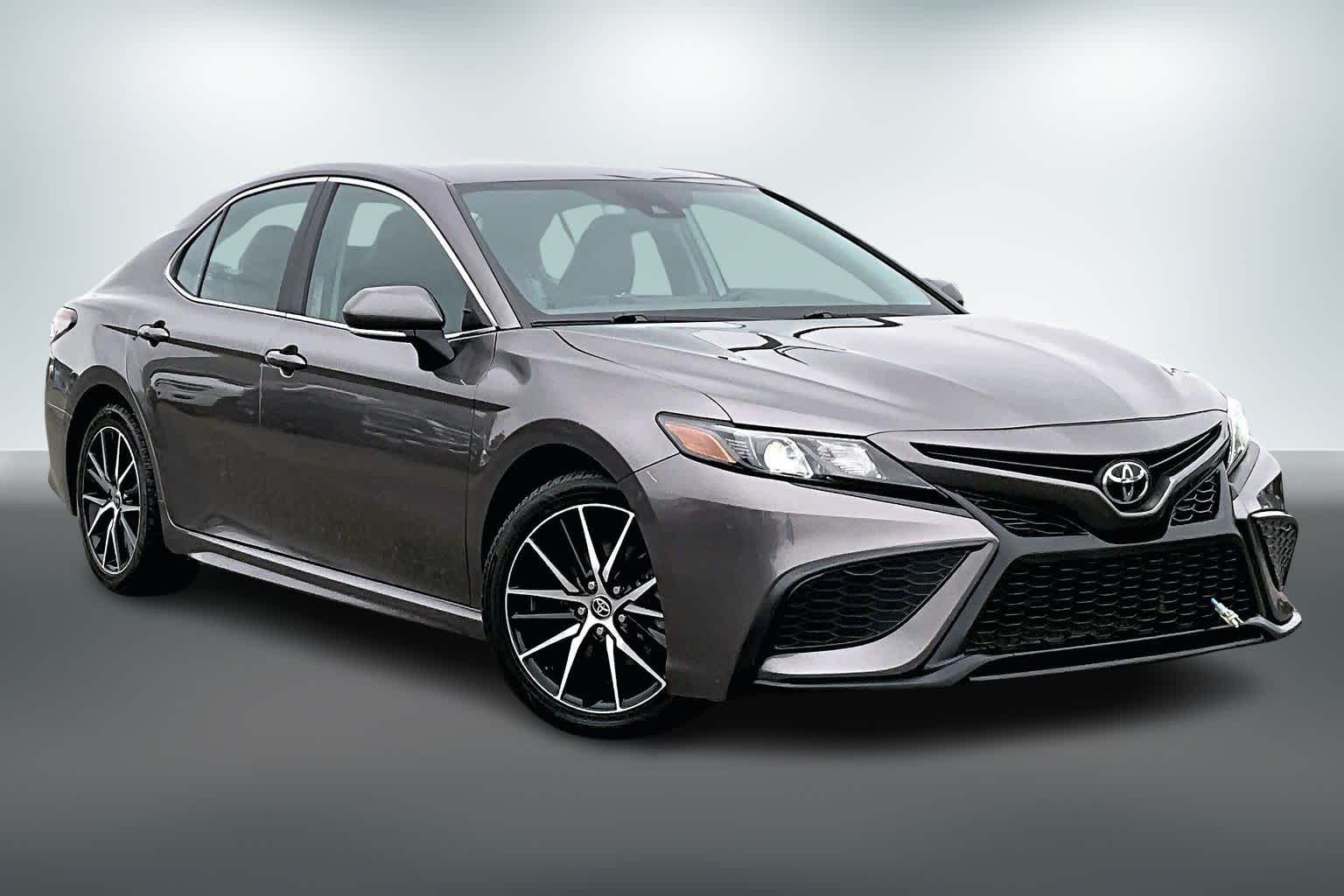 Thumbnail: 2023 Toyota Camry - 21