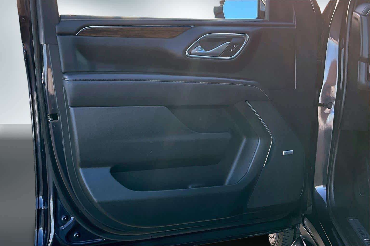 Thumbnail: 2023 Chevrolet Suburban - 27