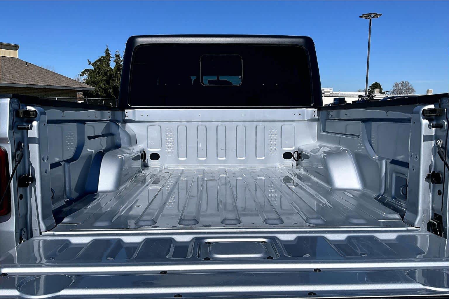 Thumbnail: 2022 Jeep Gladiator - 18