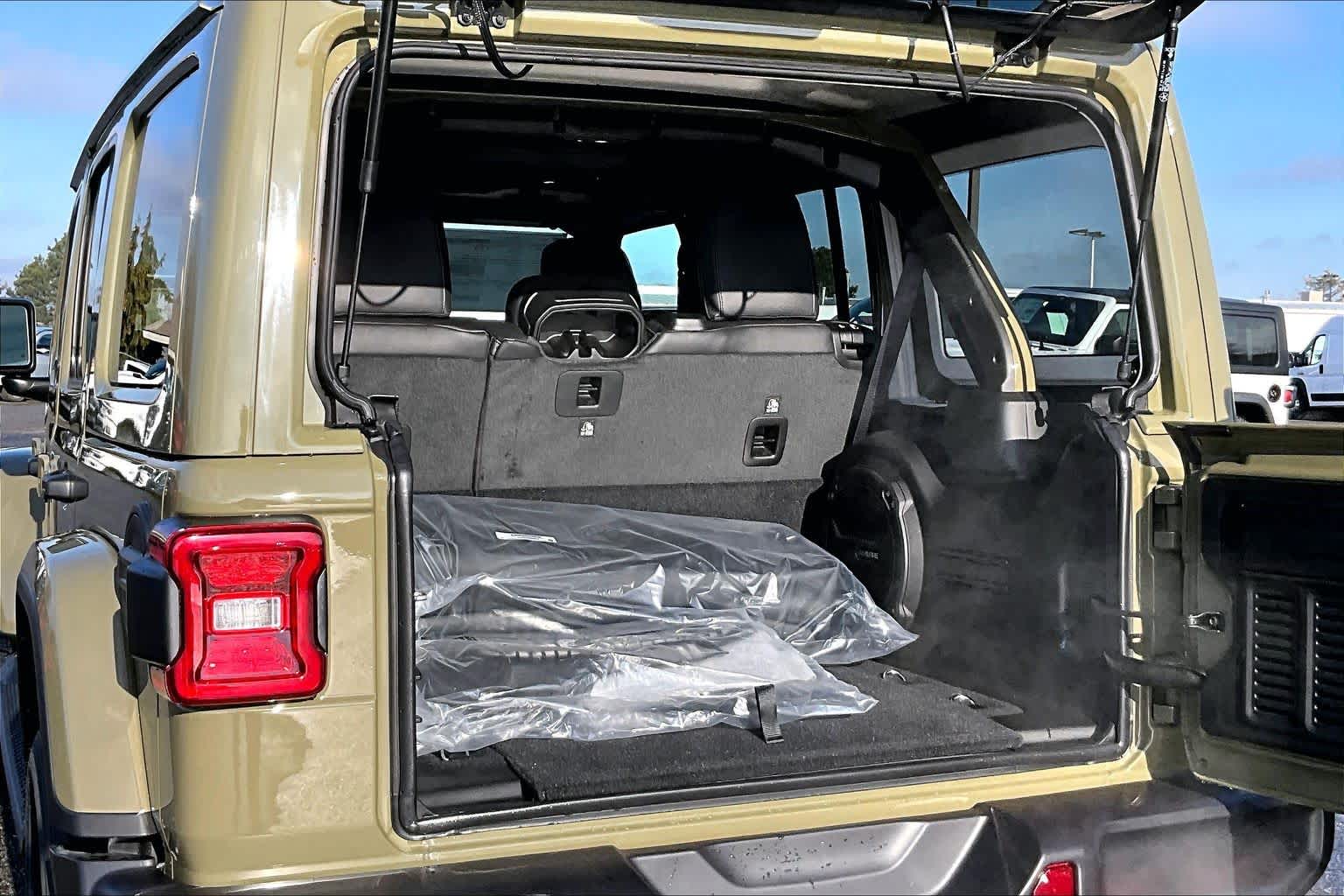 Thumbnail: 2026 Jeep Wrangler - 18