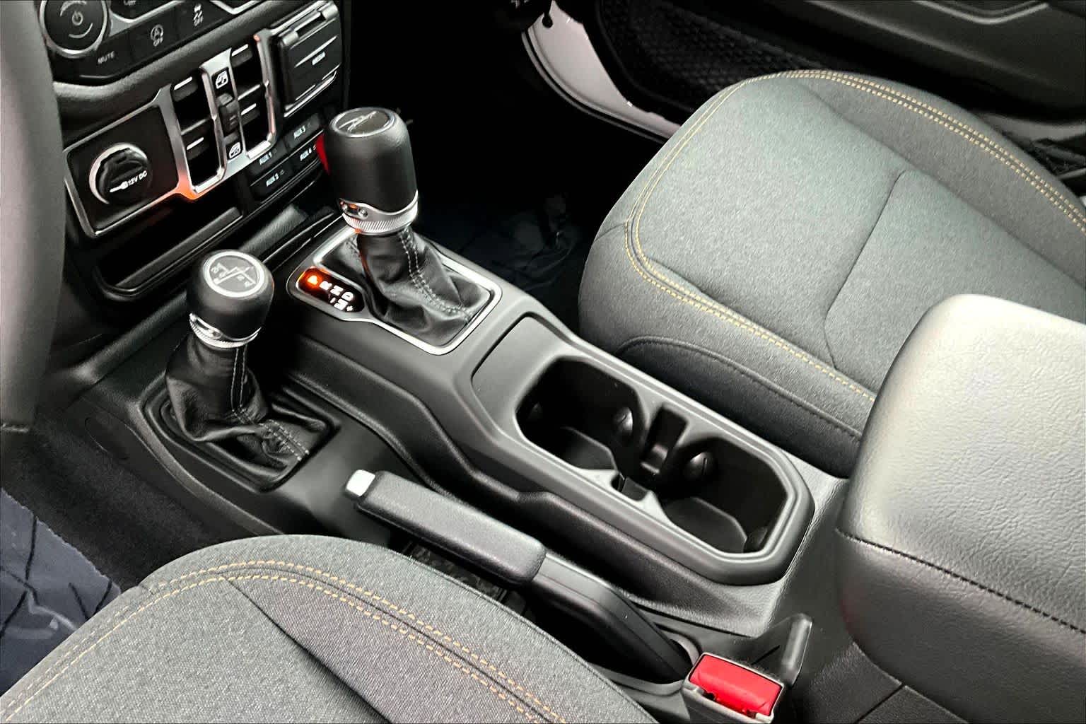 Thumbnail: 2025 Jeep Gladiator - 17