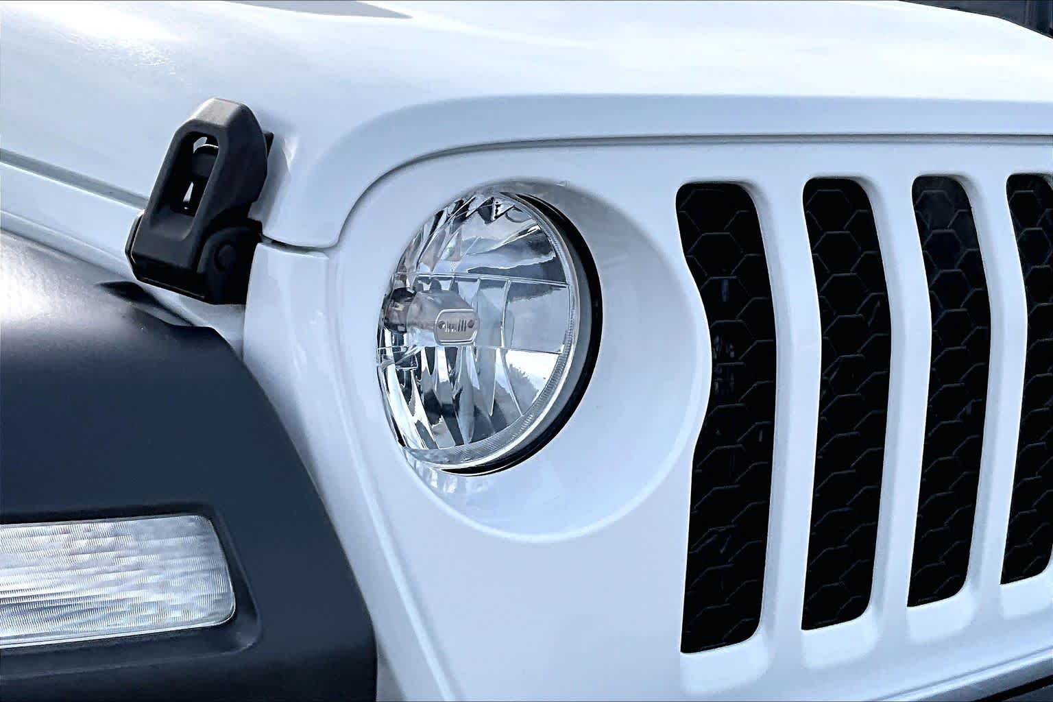 Thumbnail: 2024 Jeep Wrangler - 31