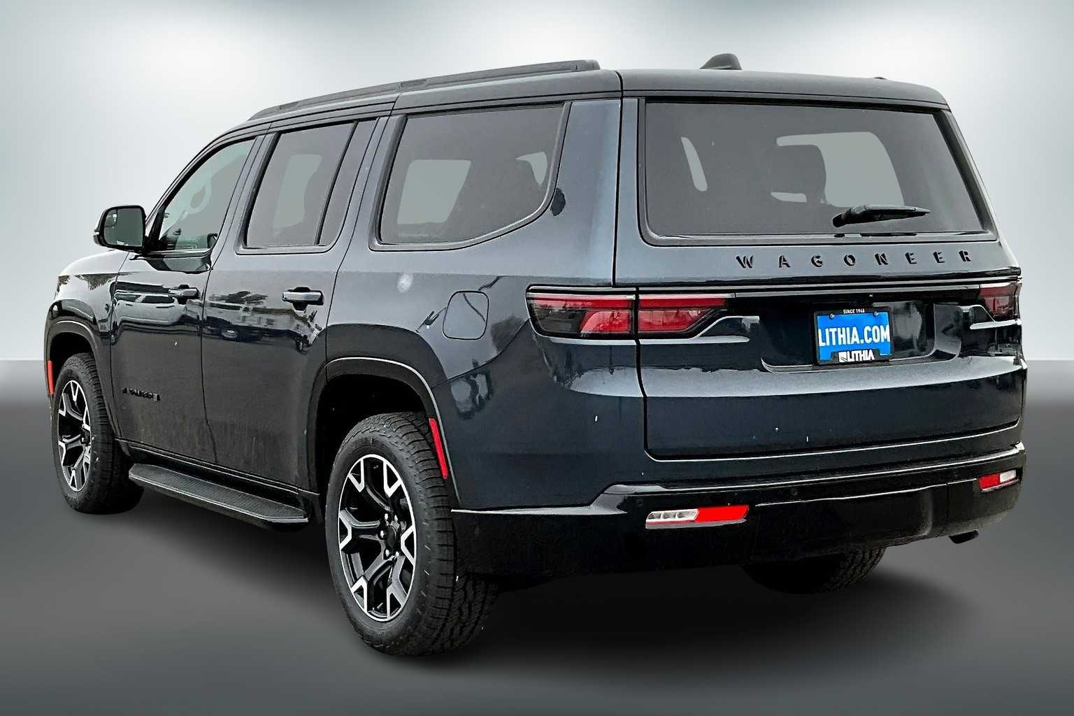 Thumbnail: 2025 Jeep Wagoneer - 4