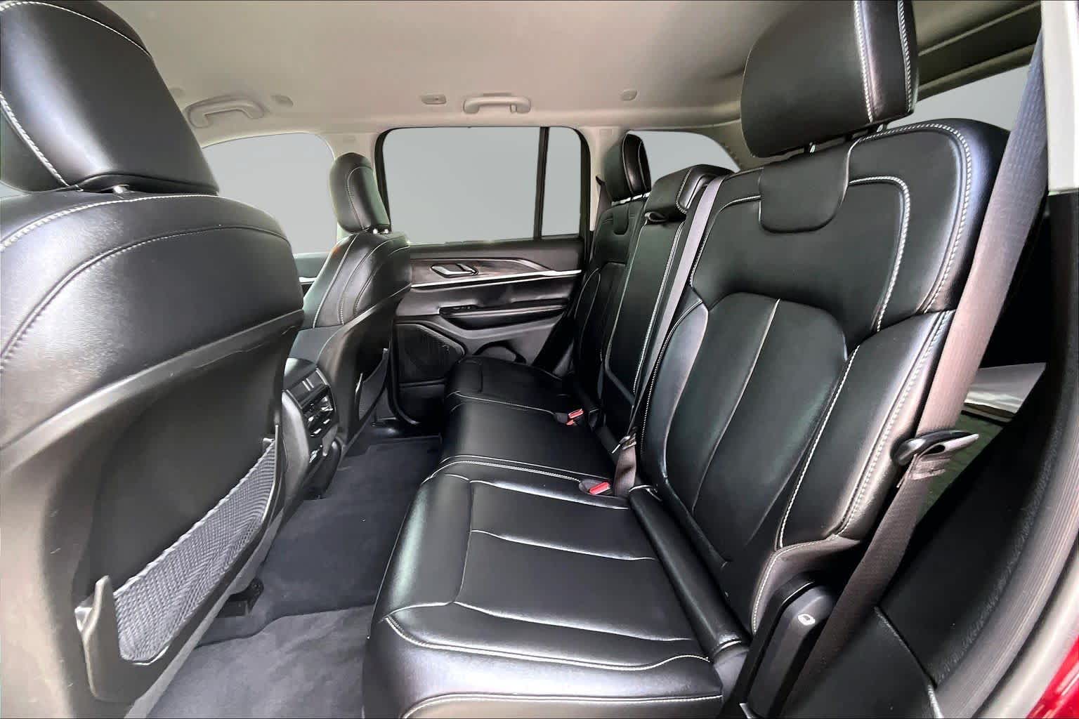 Thumbnail: 2023 Jeep Grand Cherokee - 29