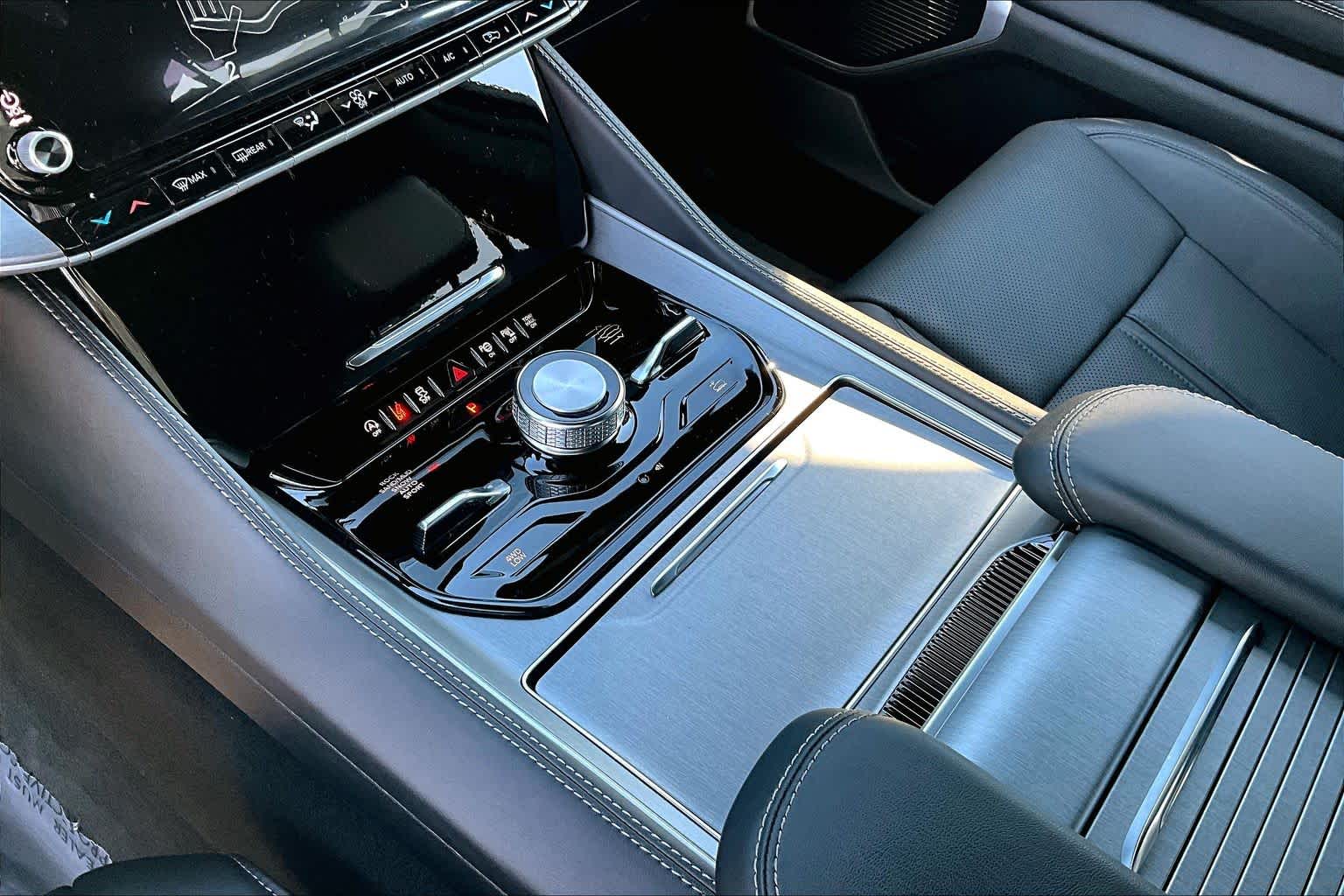 Thumbnail: 2026 Jeep Grand Wagoneer - 17