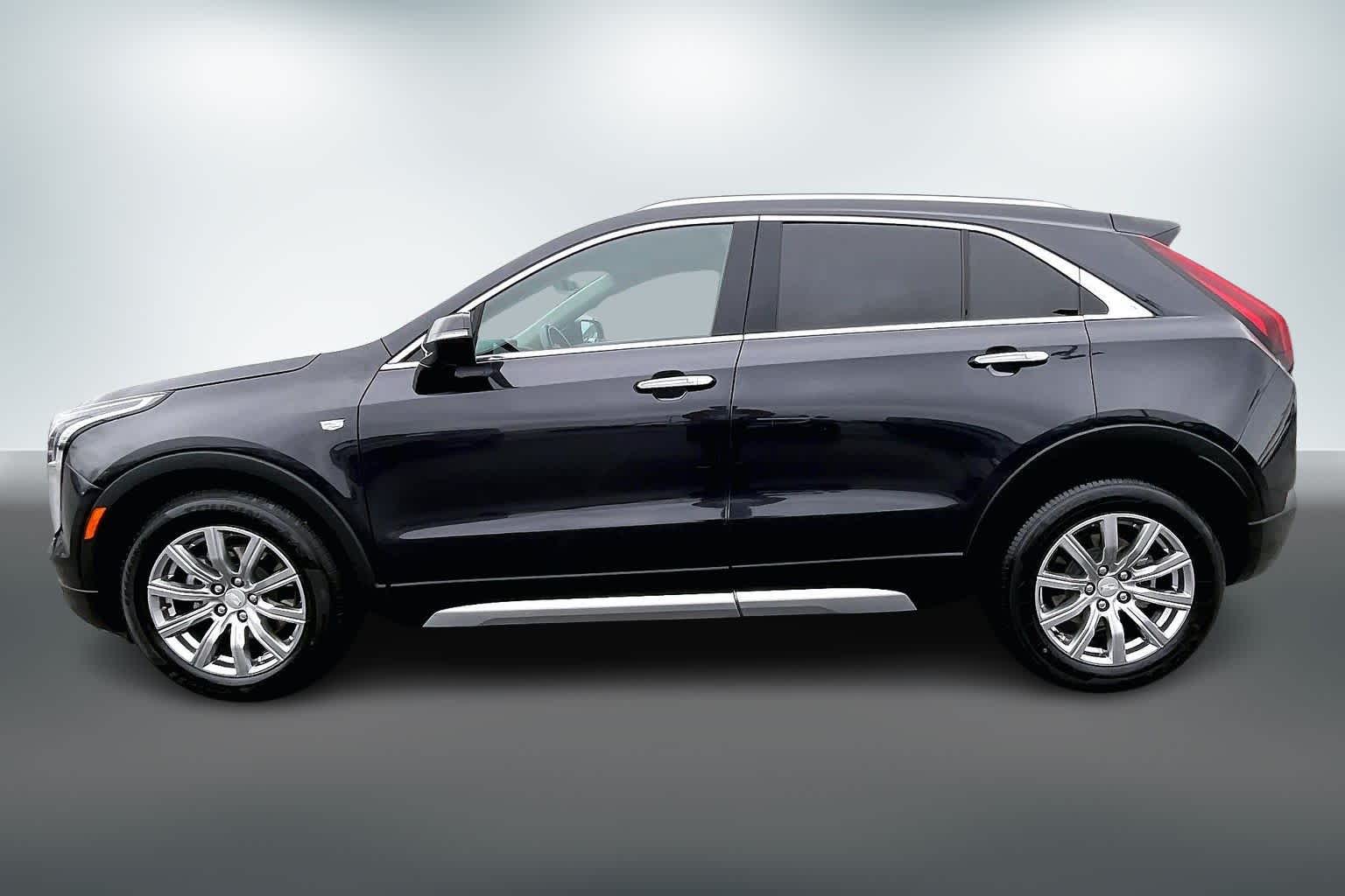 Thumbnail: 2023 Cadillac XT4 - 3