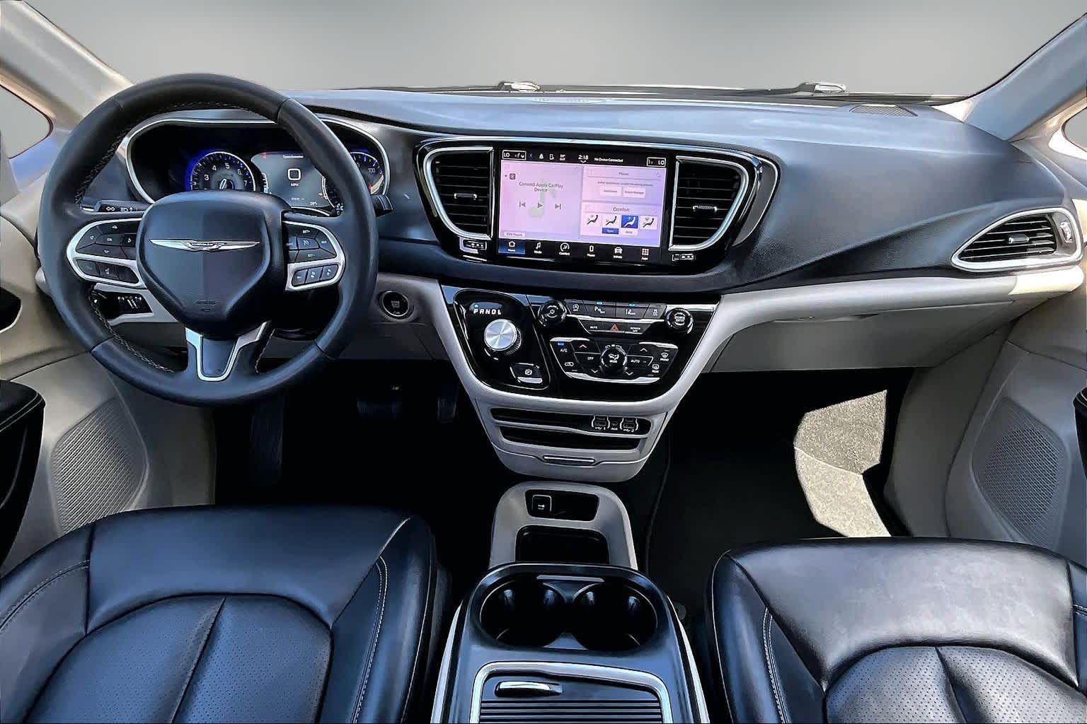 Thumbnail: 2024 Chrysler Pacifica - 10