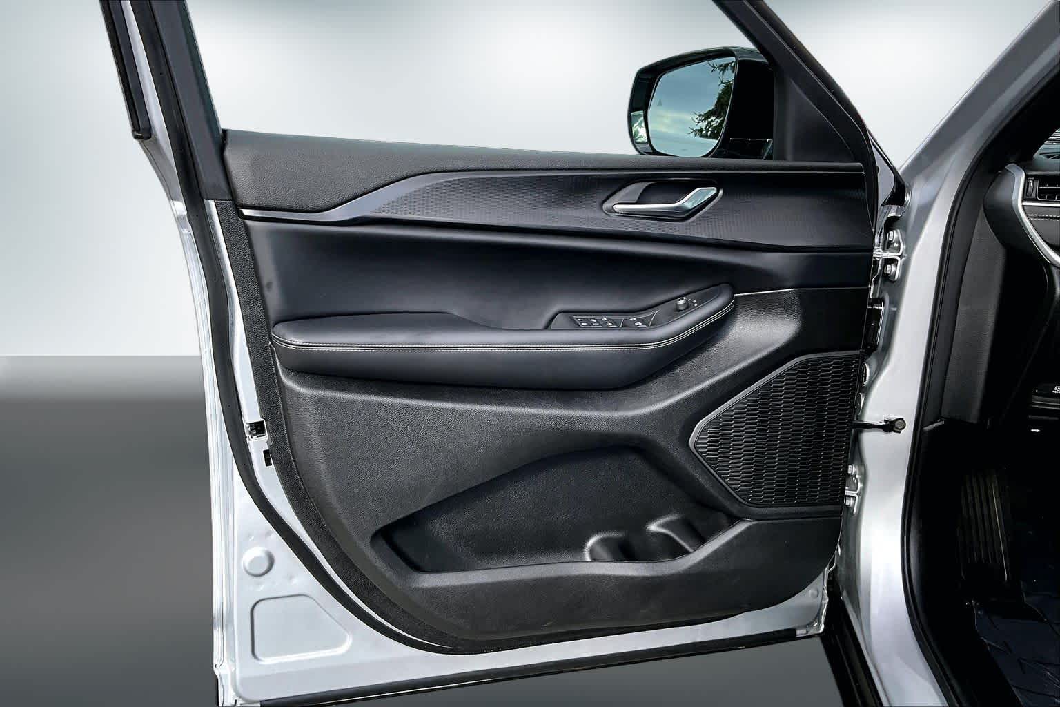 Thumbnail: 2025 Jeep Grand Cherokee - 27