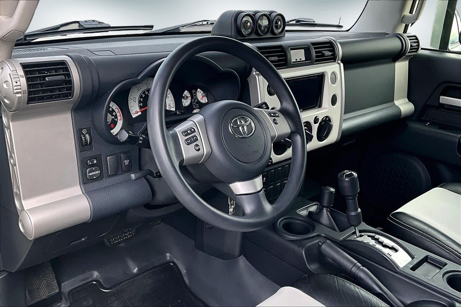 Thumbnail: 2014 Toyota FJ Cruiser - 2