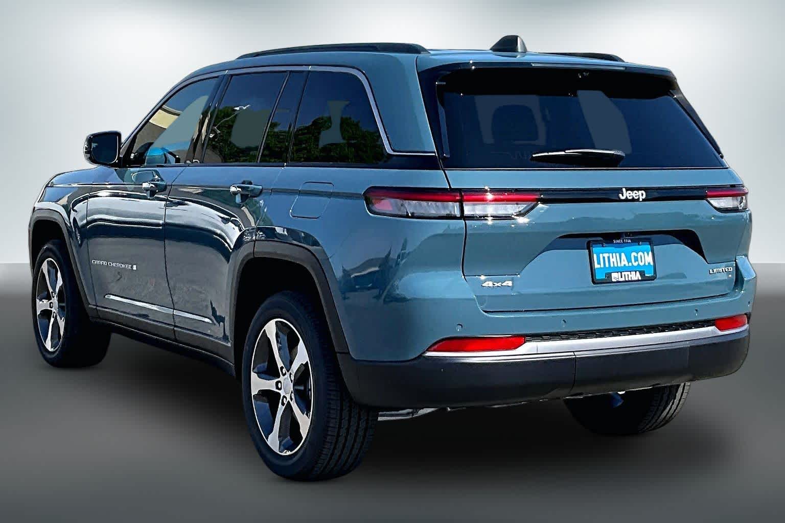 Thumbnail: 2026 Jeep Grand Cherokee - 3