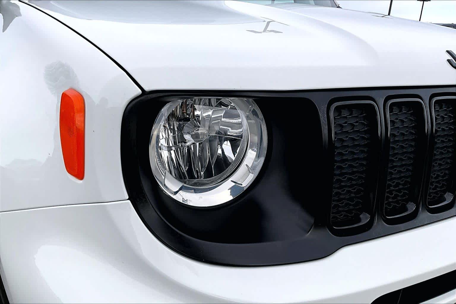 Thumbnail: 2023 Jeep Renegade - 32