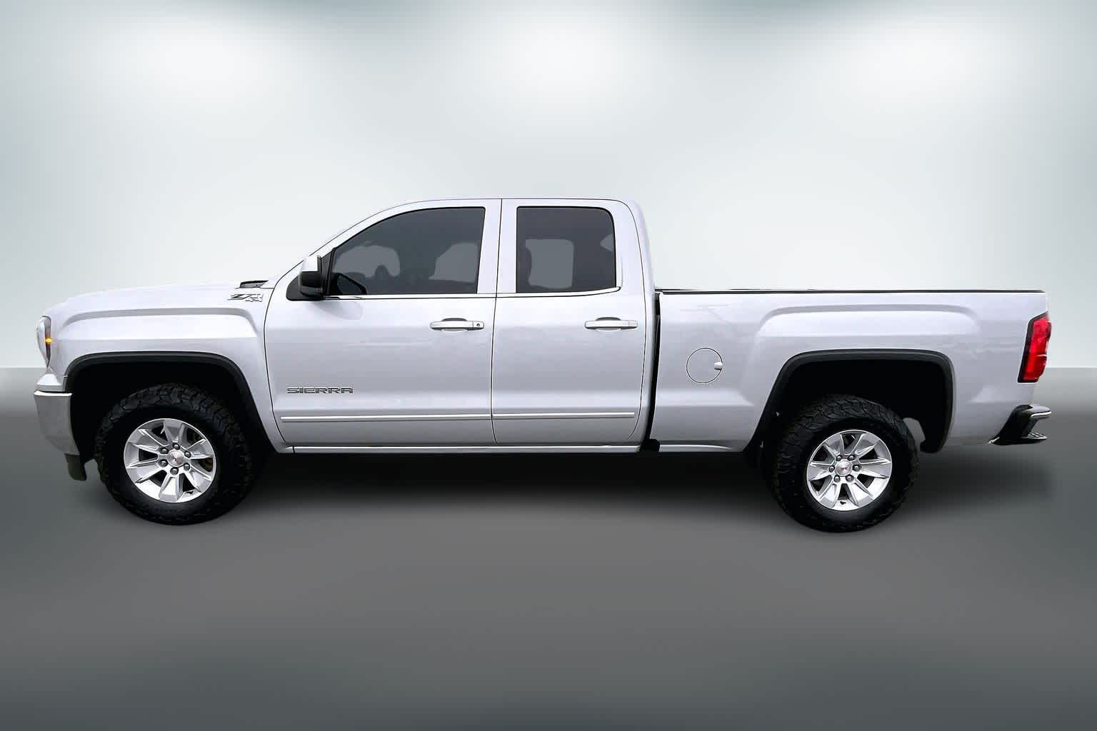 Thumbnail: 2018 GMC Sierra 1500 - 3