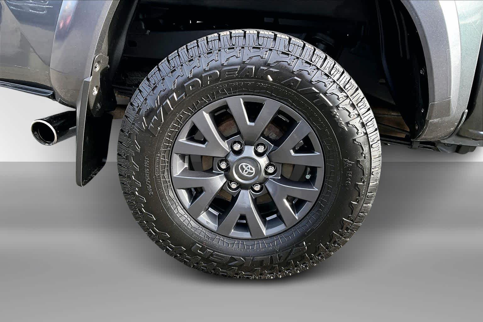 Thumbnail: 2021 Toyota Tacoma - 35