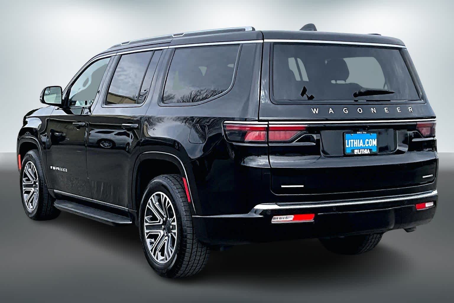 Thumbnail: 2023 Jeep Wagoneer - 3