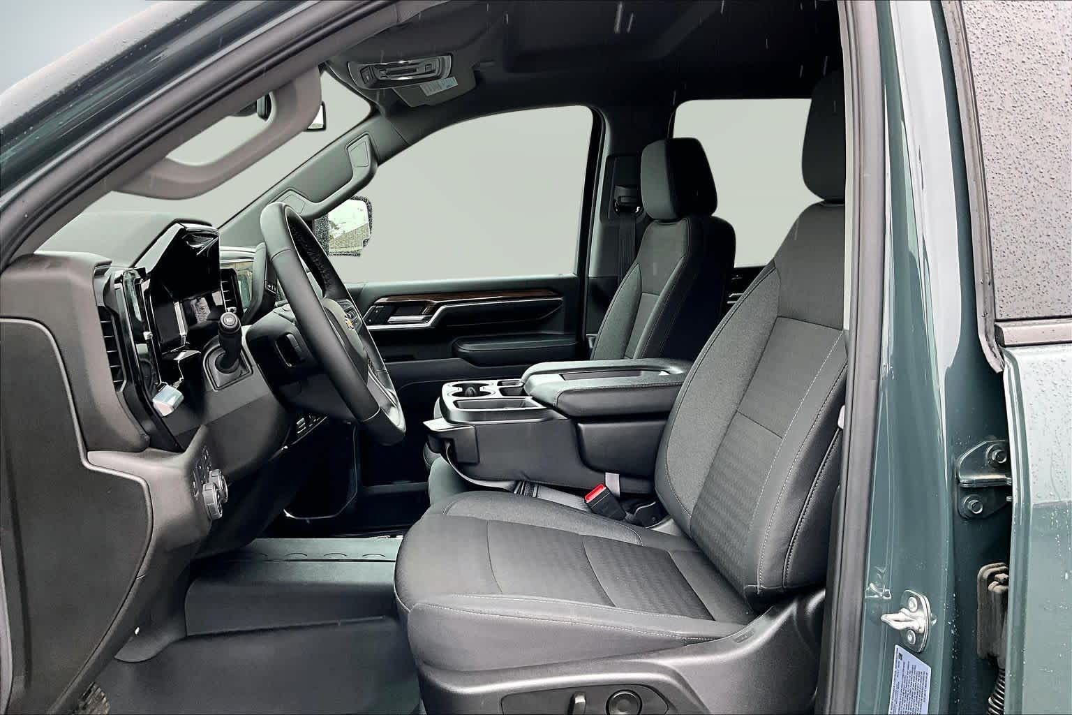 Thumbnail: 2025 Chevrolet Silverado 3500 - 10