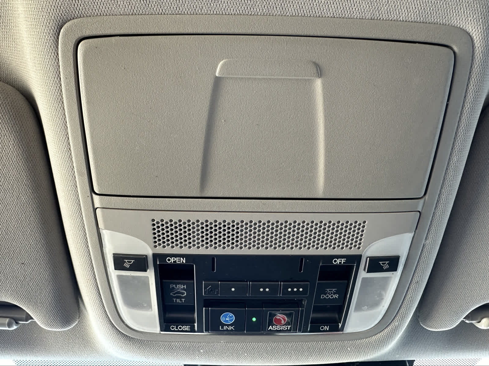 Thumbnail: 2017 Acura MDX - 21