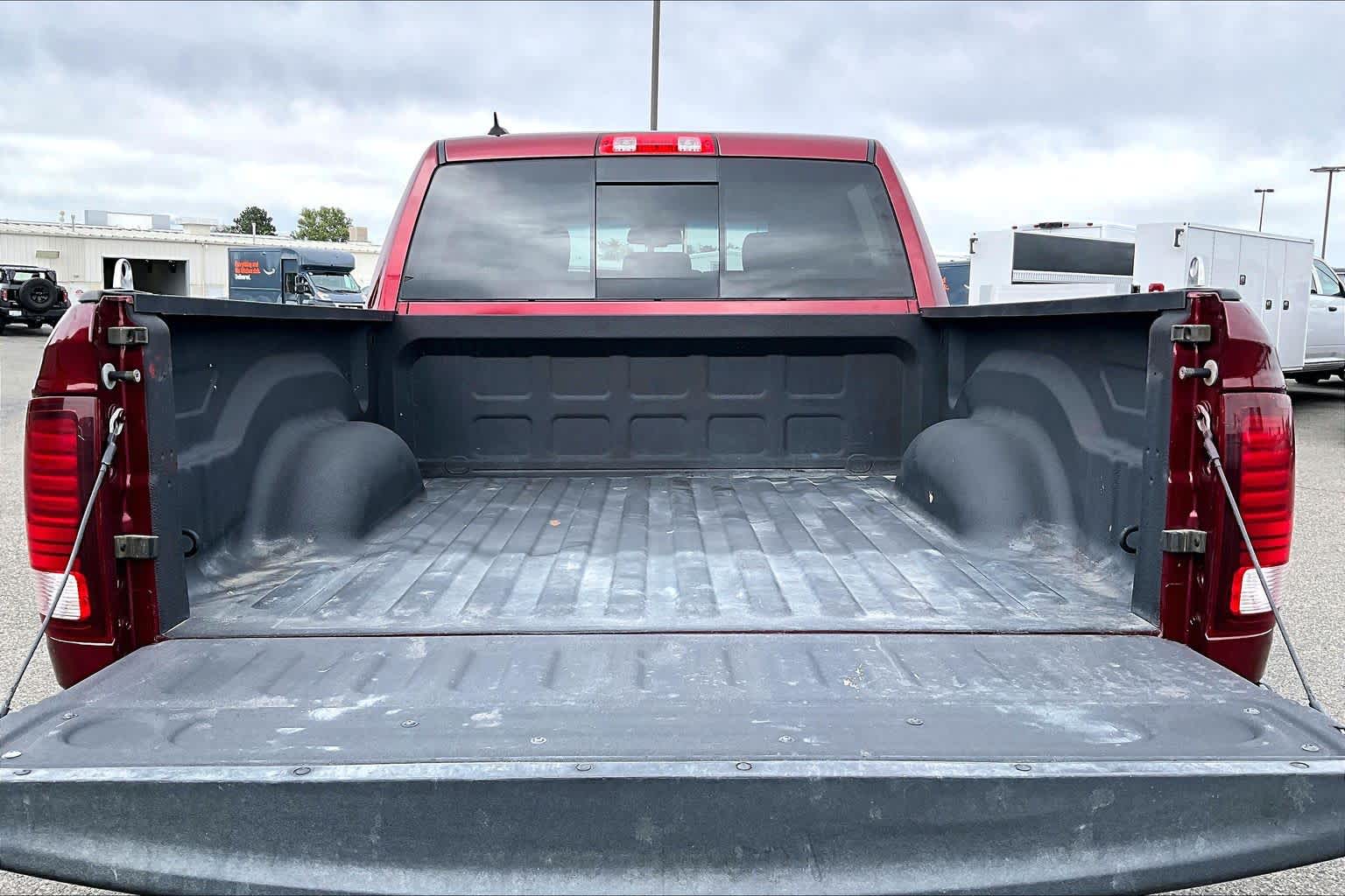 Thumbnail: 2019 RAM 1500 Classic - 17
