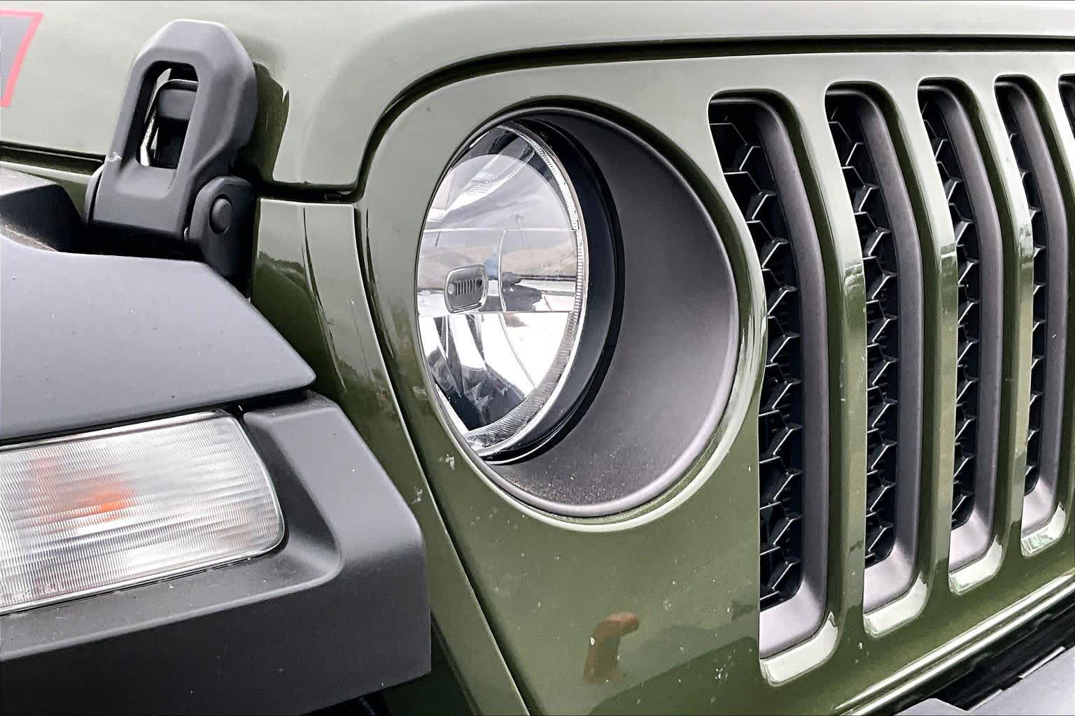 Thumbnail: 2021 Jeep Gladiator - 32