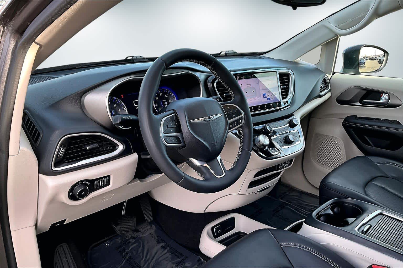 Thumbnail: 2023 Chrysler Pacifica - 2