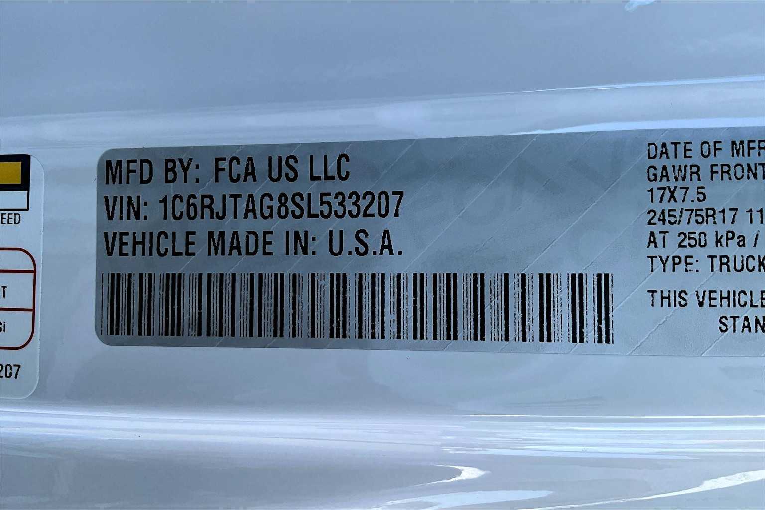 Thumbnail: 2025 Jeep Gladiator - 21