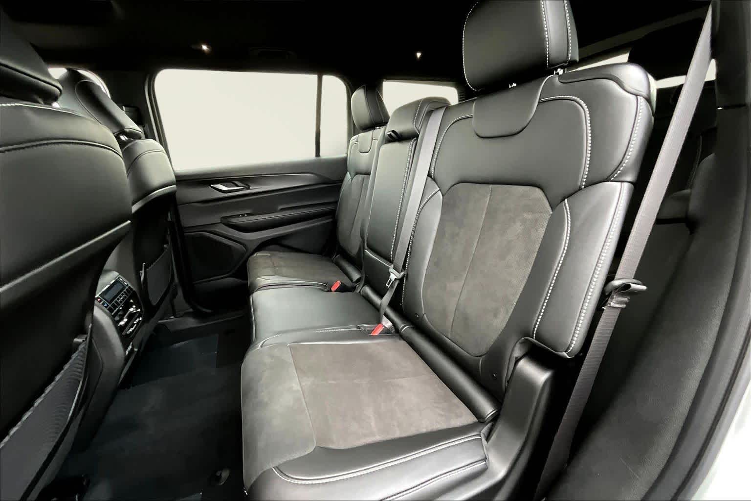 Thumbnail: 2025 Jeep Grand Cherokee - 13