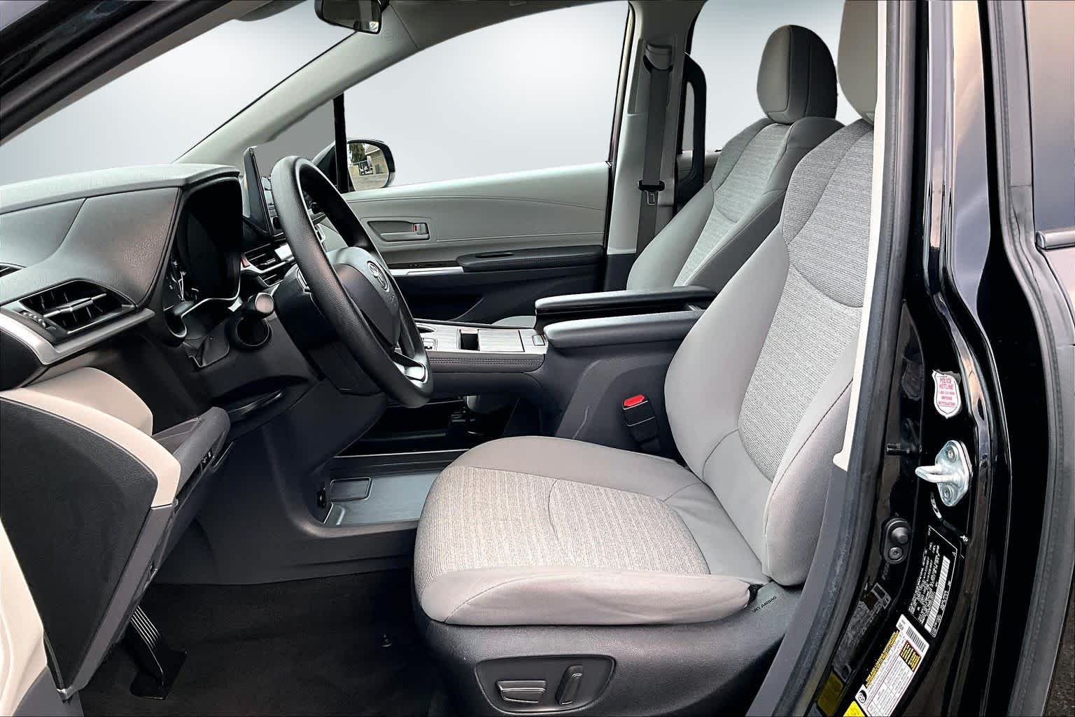 Thumbnail: 2024 Toyota Sienna - 11