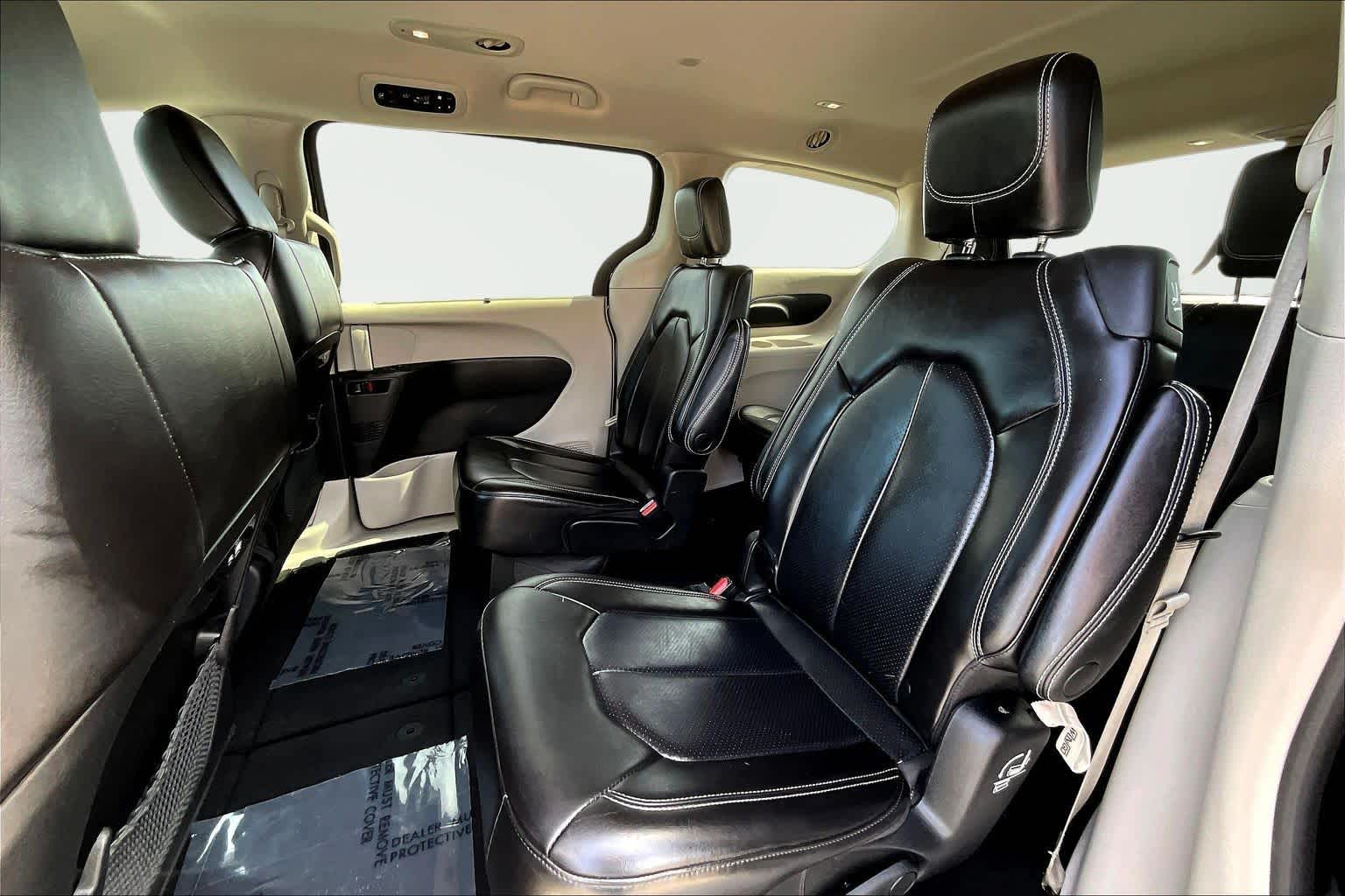 Thumbnail: 2023 Chrysler Pacifica - 28