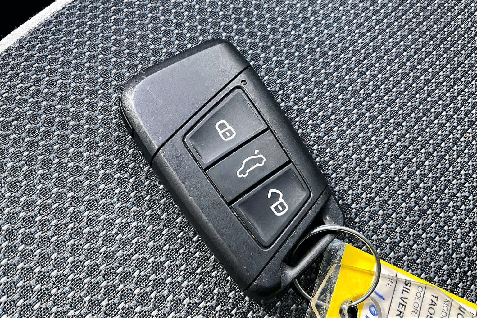 Thumbnail: 2025 Volkswagen Taos - 19