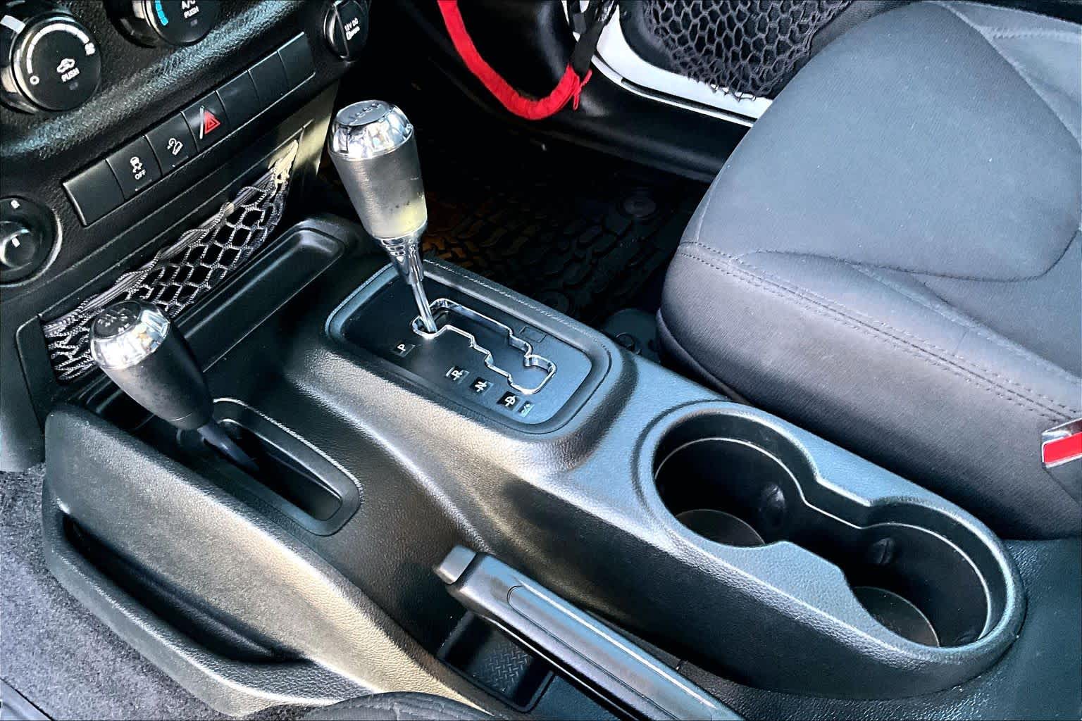 Thumbnail: 2018 Jeep Wrangler - 14