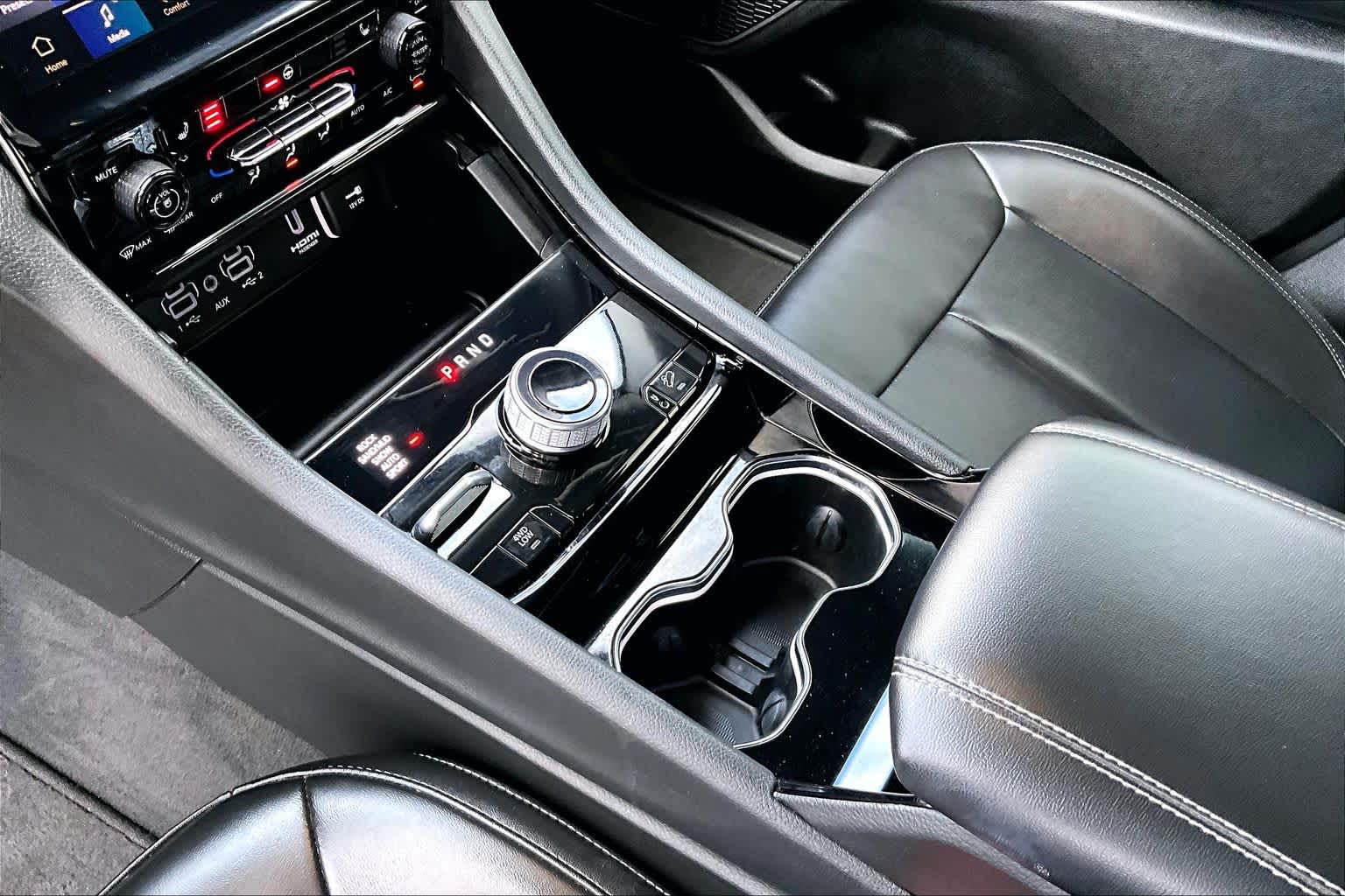 Thumbnail: 2023 Jeep Grand Cherokee - 16