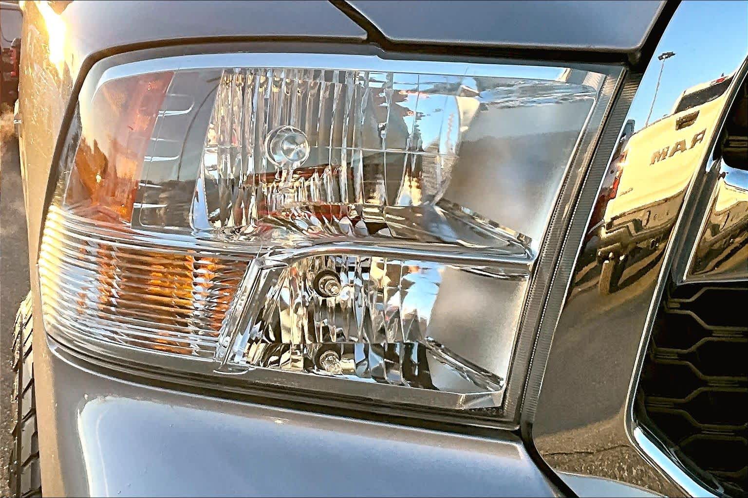 Thumbnail: 2023 RAM 1500 Classic - 32