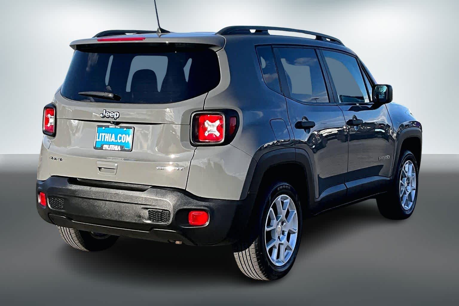 Thumbnail: 2021 Jeep Renegade - 22