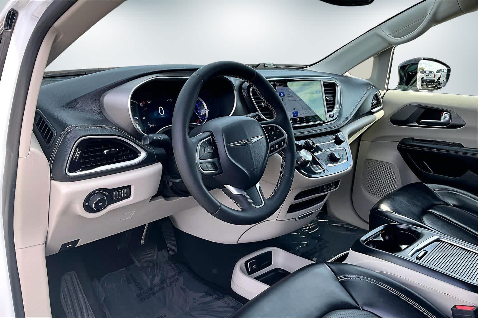 Thumbnail: 2024 Chrysler Pacifica - 2