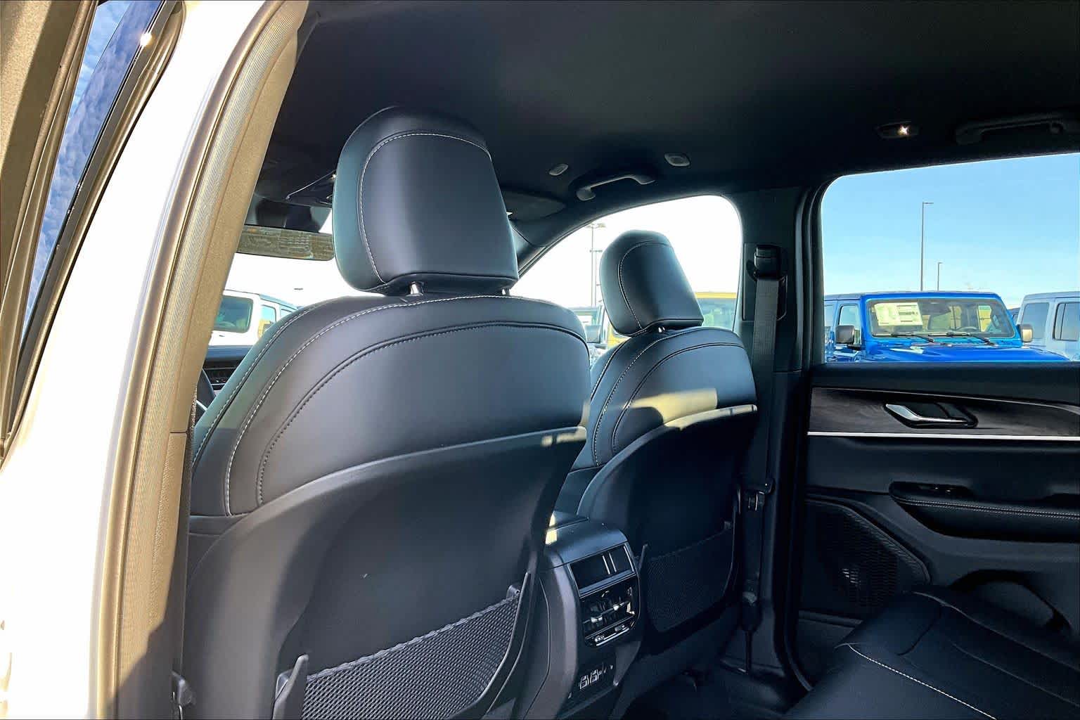 Thumbnail: 2025 Jeep Grand Cherokee - 12