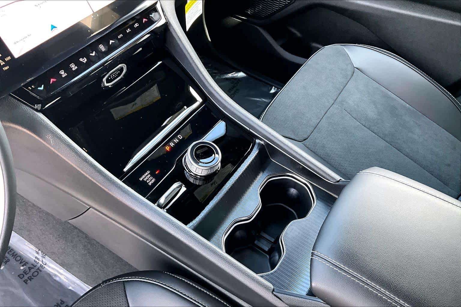 Thumbnail: 2026 Jeep Grand Cherokee - 17