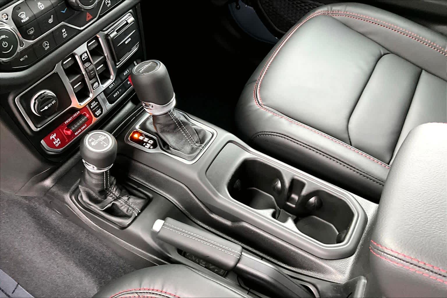 Thumbnail: 2026 Jeep Gladiator - 17