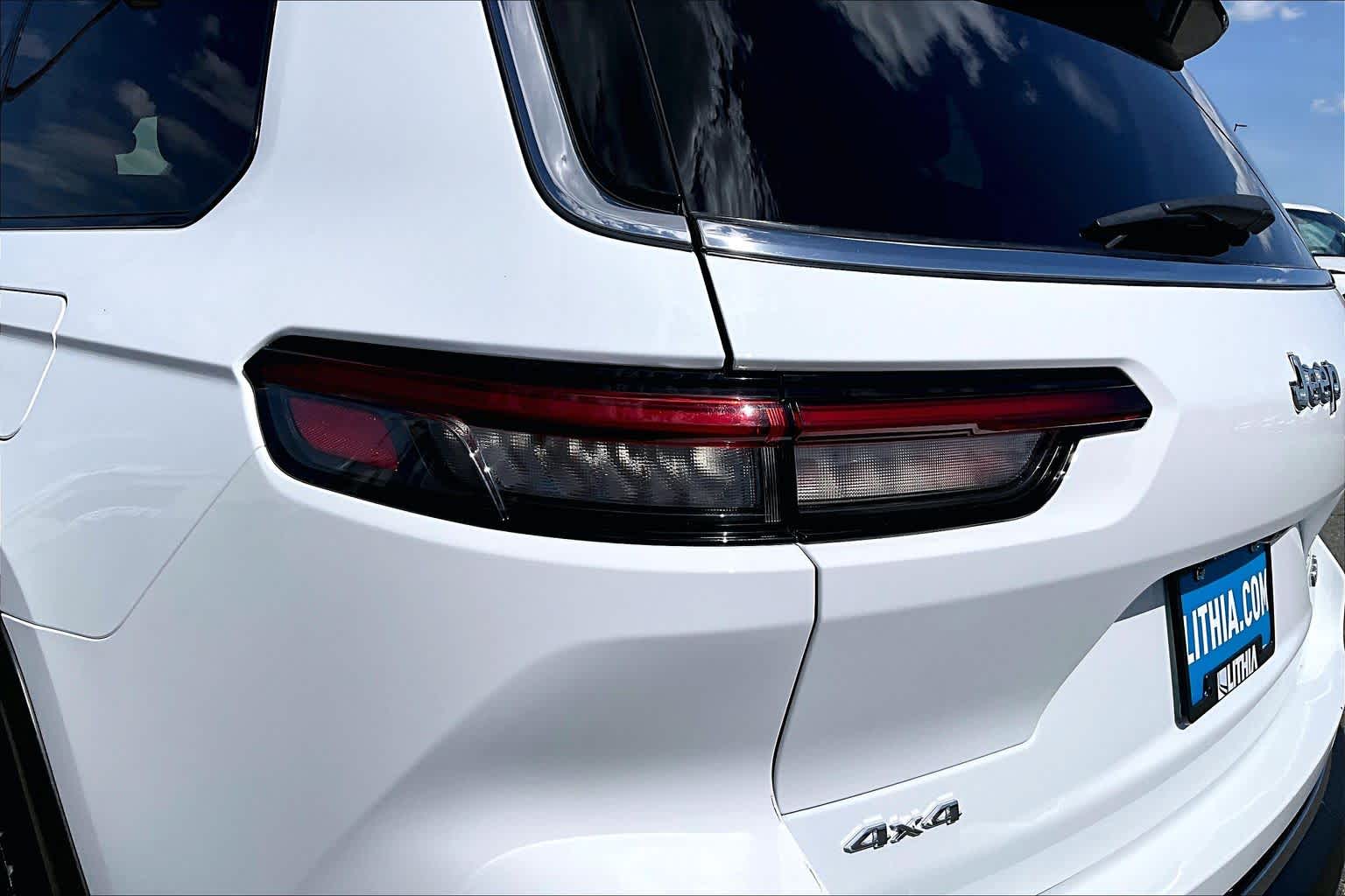 Thumbnail: 2024 Jeep Grand Cherokee L - 33