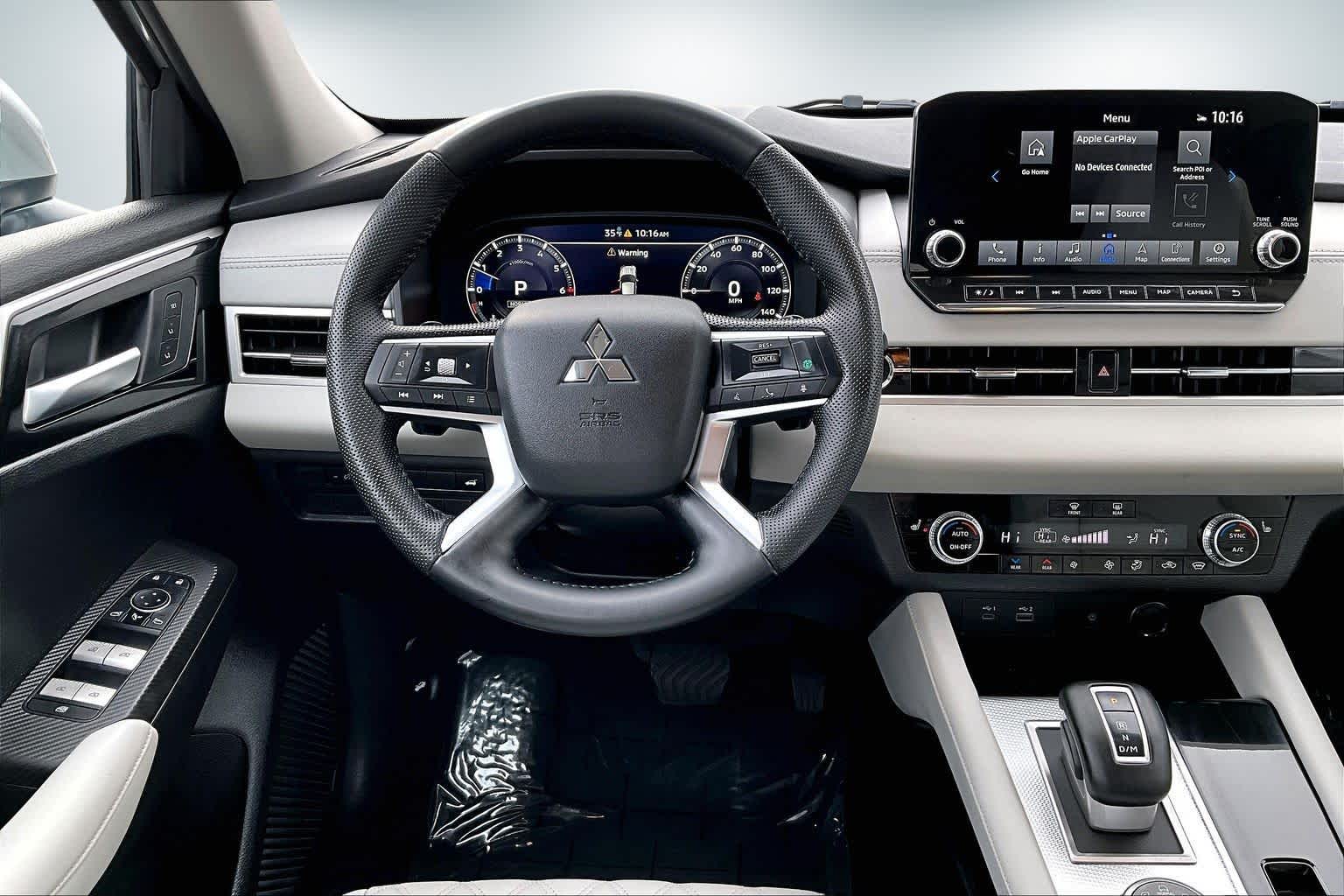 Thumbnail: 2024 Mitsubishi Outlander - 14