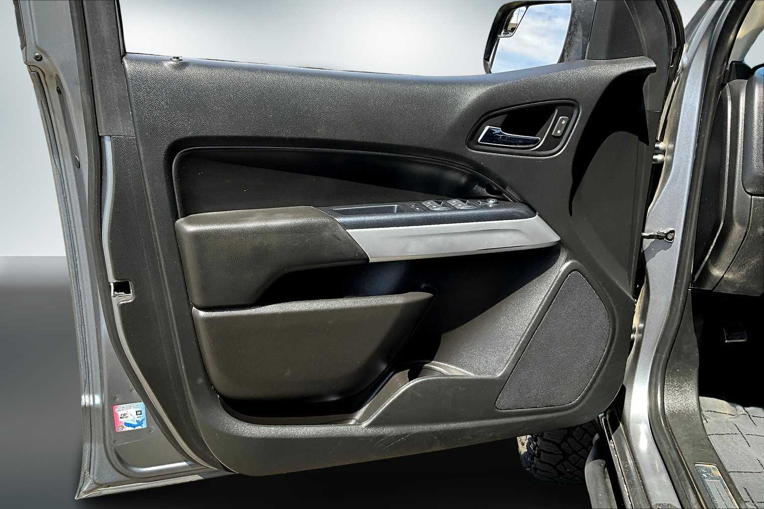 Thumbnail: 2021 Chevrolet Colorado - 27