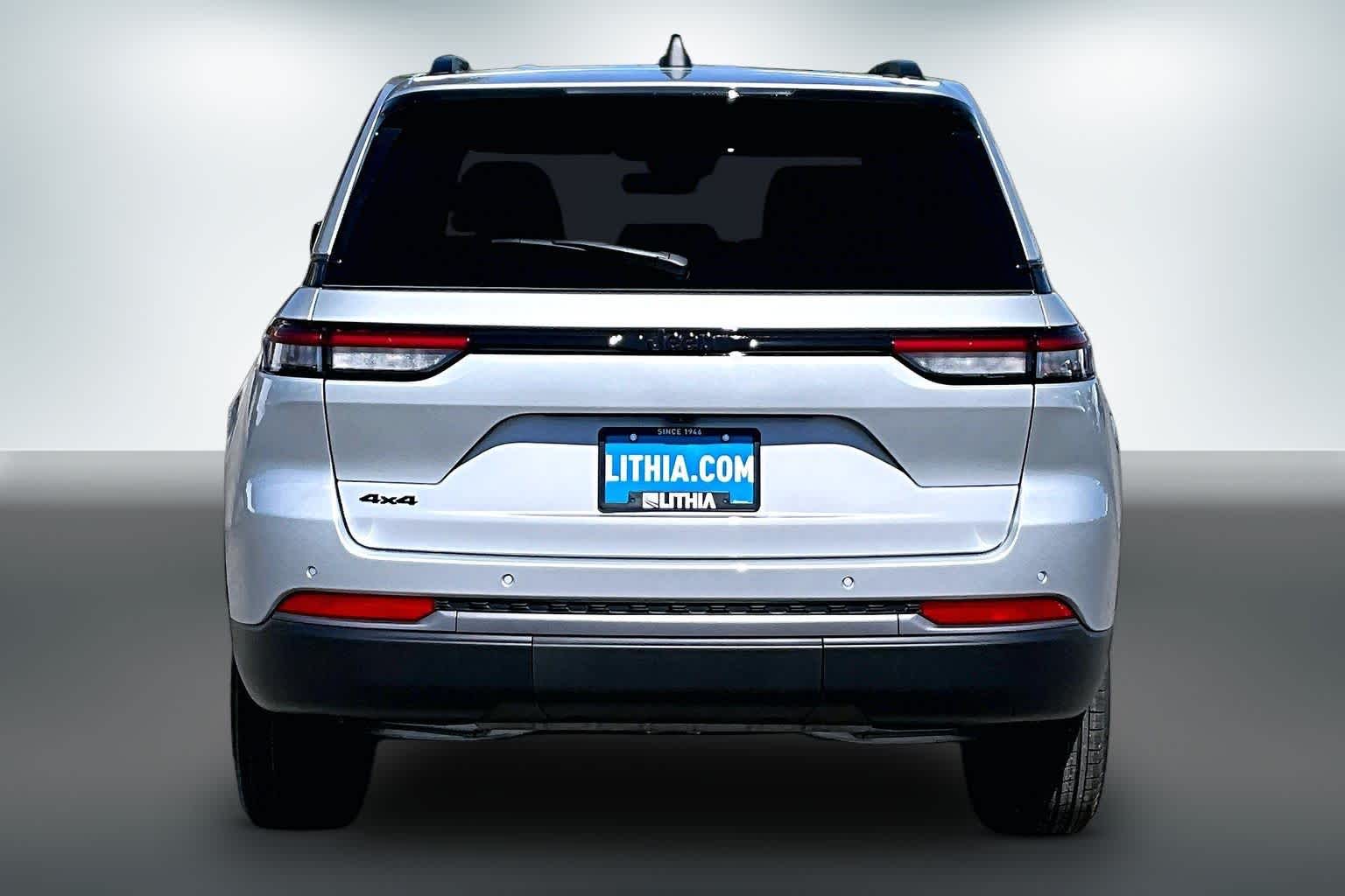 Thumbnail: 2026 Jeep Grand Cherokee - 5