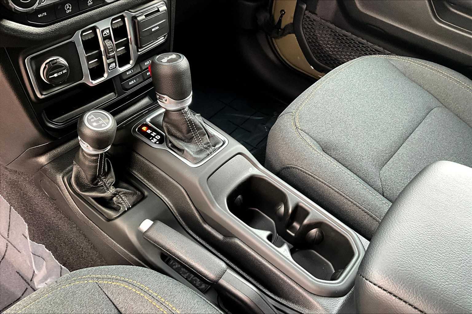 Thumbnail: 2025 Jeep Wrangler - 17