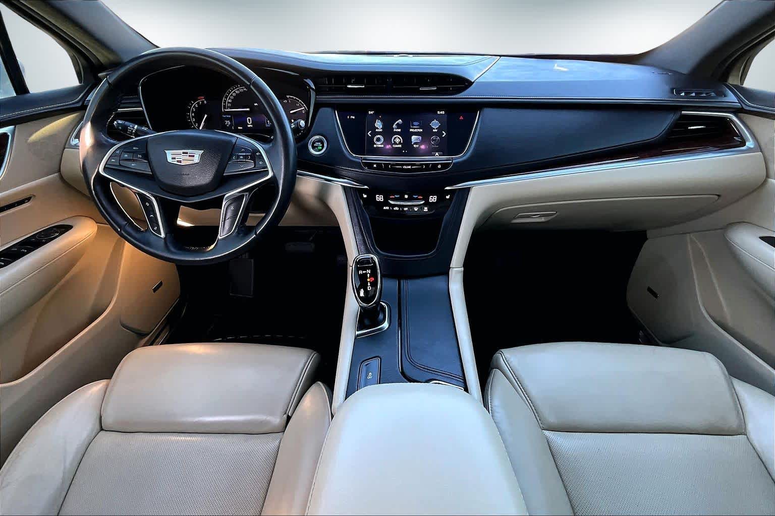 Thumbnail: 2017 Cadillac XT5 - 10