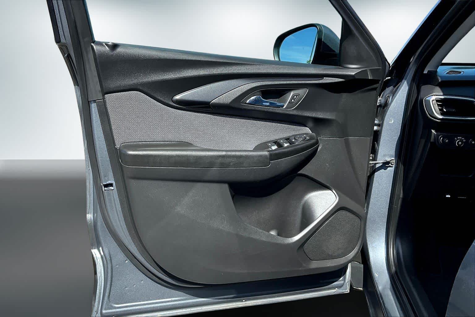 Thumbnail: 2022 Chevrolet TrailBlazer - 27