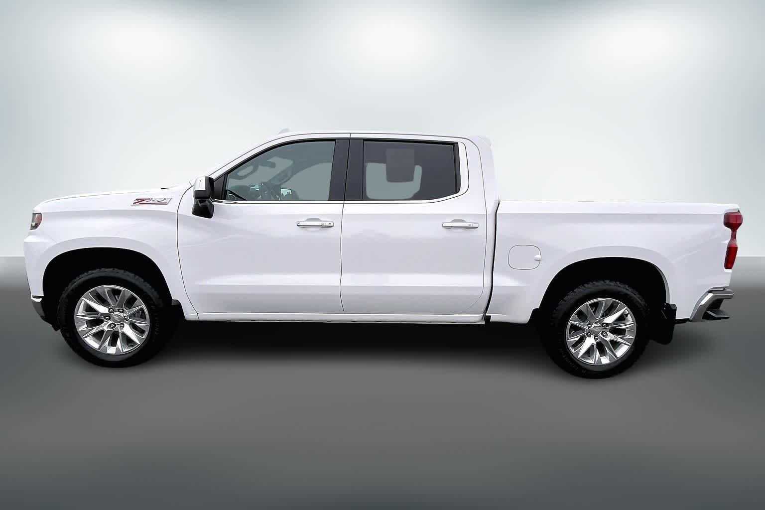 Thumbnail: 2019 Chevrolet Silverado 1500 - 3