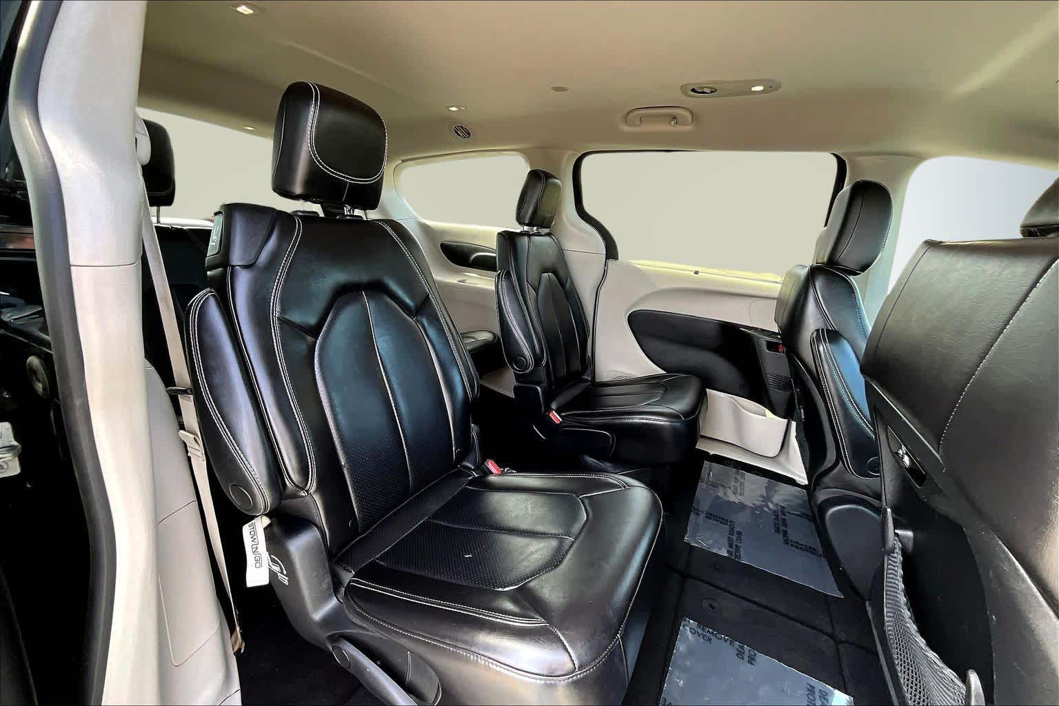 Thumbnail: 2023 Chrysler Pacifica - 29