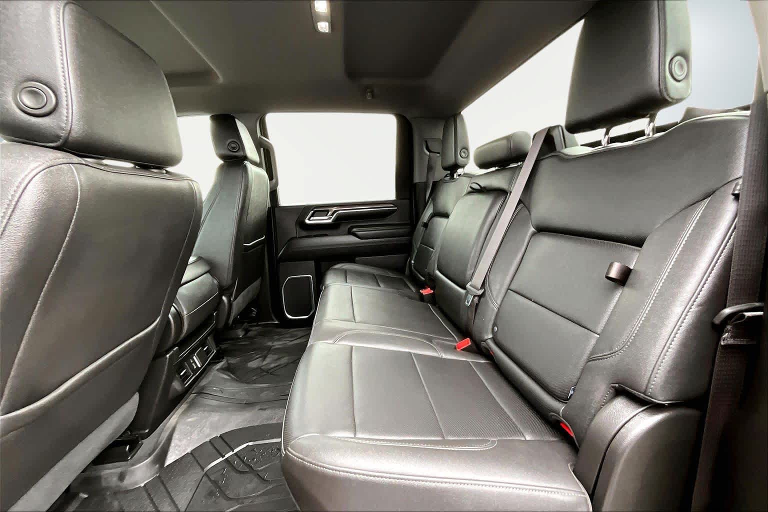 Thumbnail: 2024 Chevrolet Silverado 3500 - 29