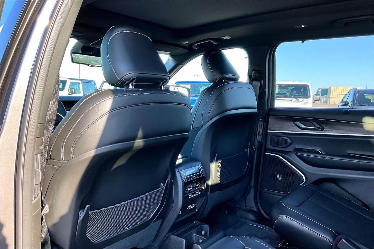 Thumbnail: 2025 Jeep Grand Cherokee - 12