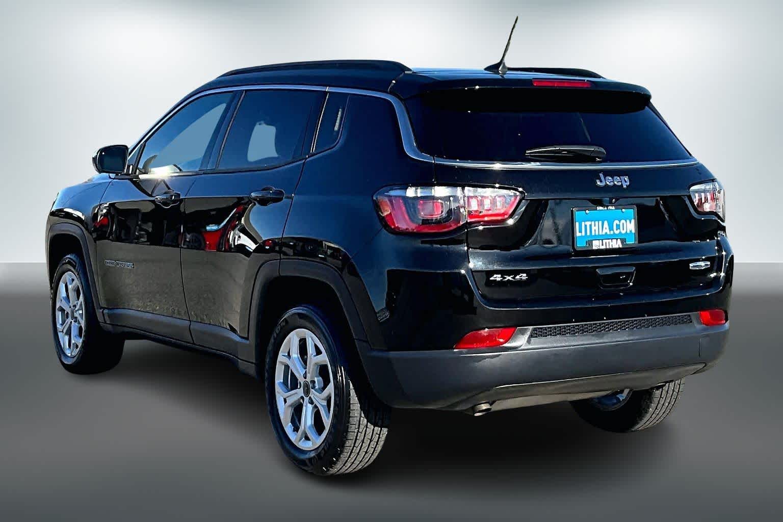 Thumbnail: 2025 Jeep Compass - 3