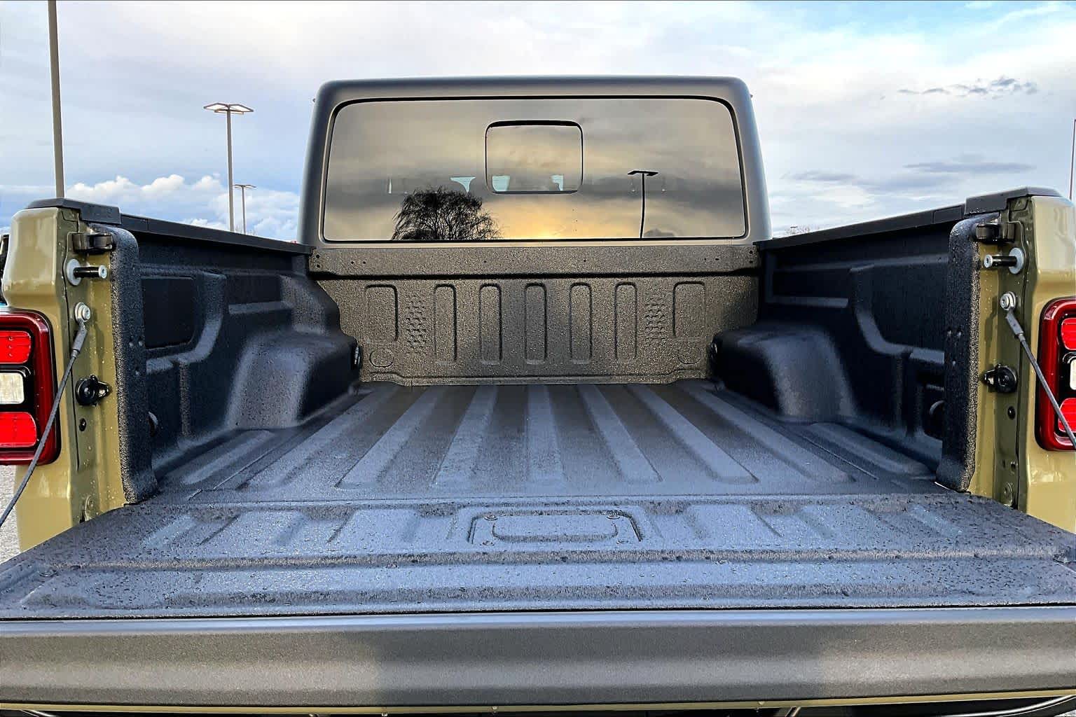 Thumbnail: 2026 Jeep Gladiator - 19