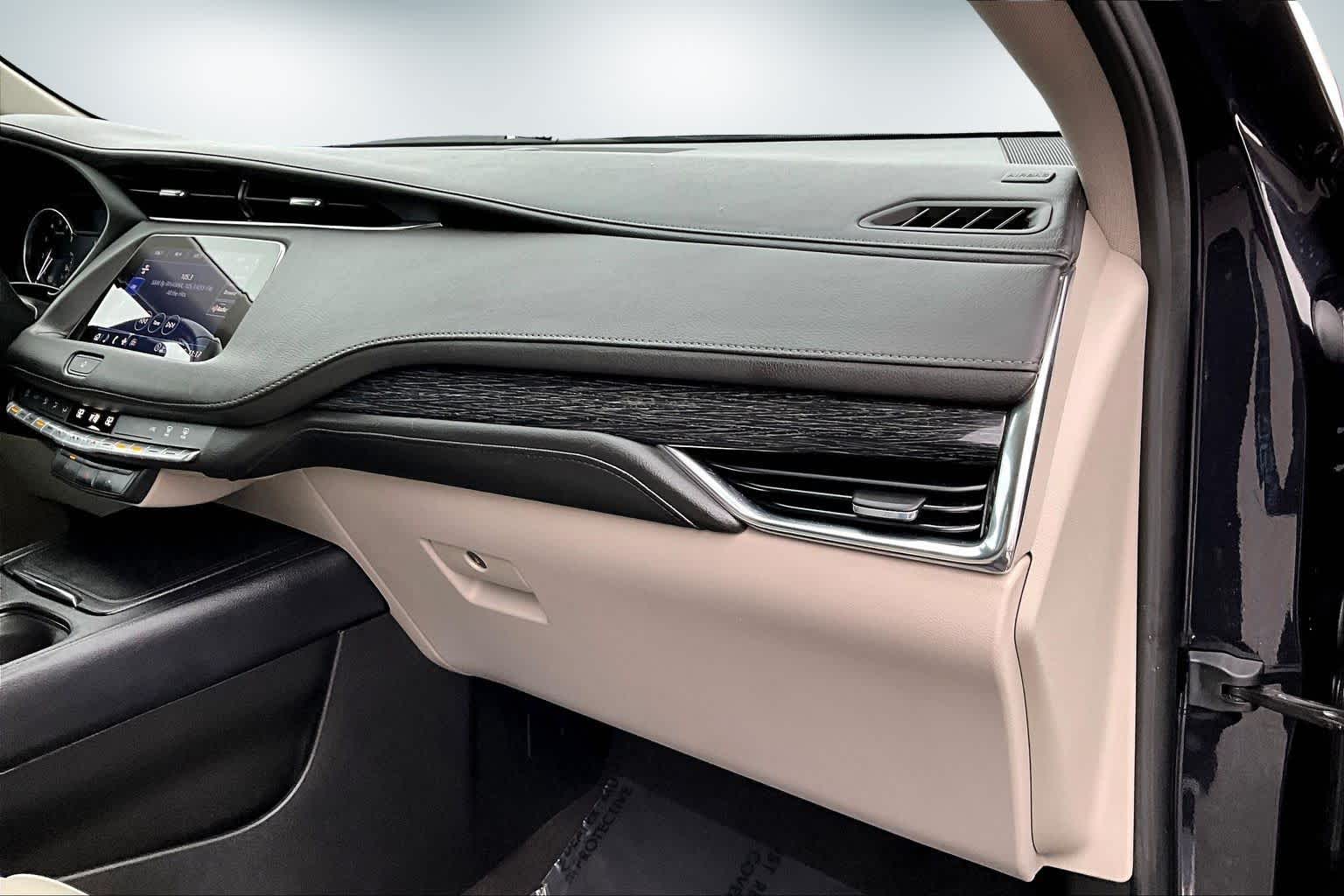 Thumbnail: 2023 Cadillac XT4 - 23